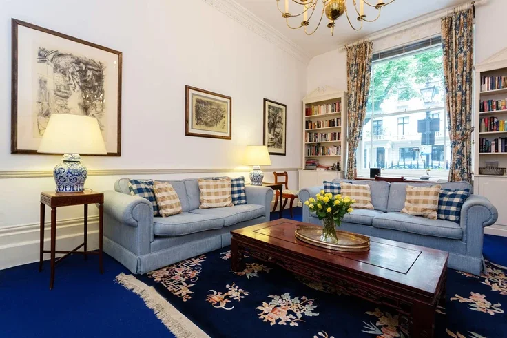 Flat Queen's Gardens in City of Westminster
