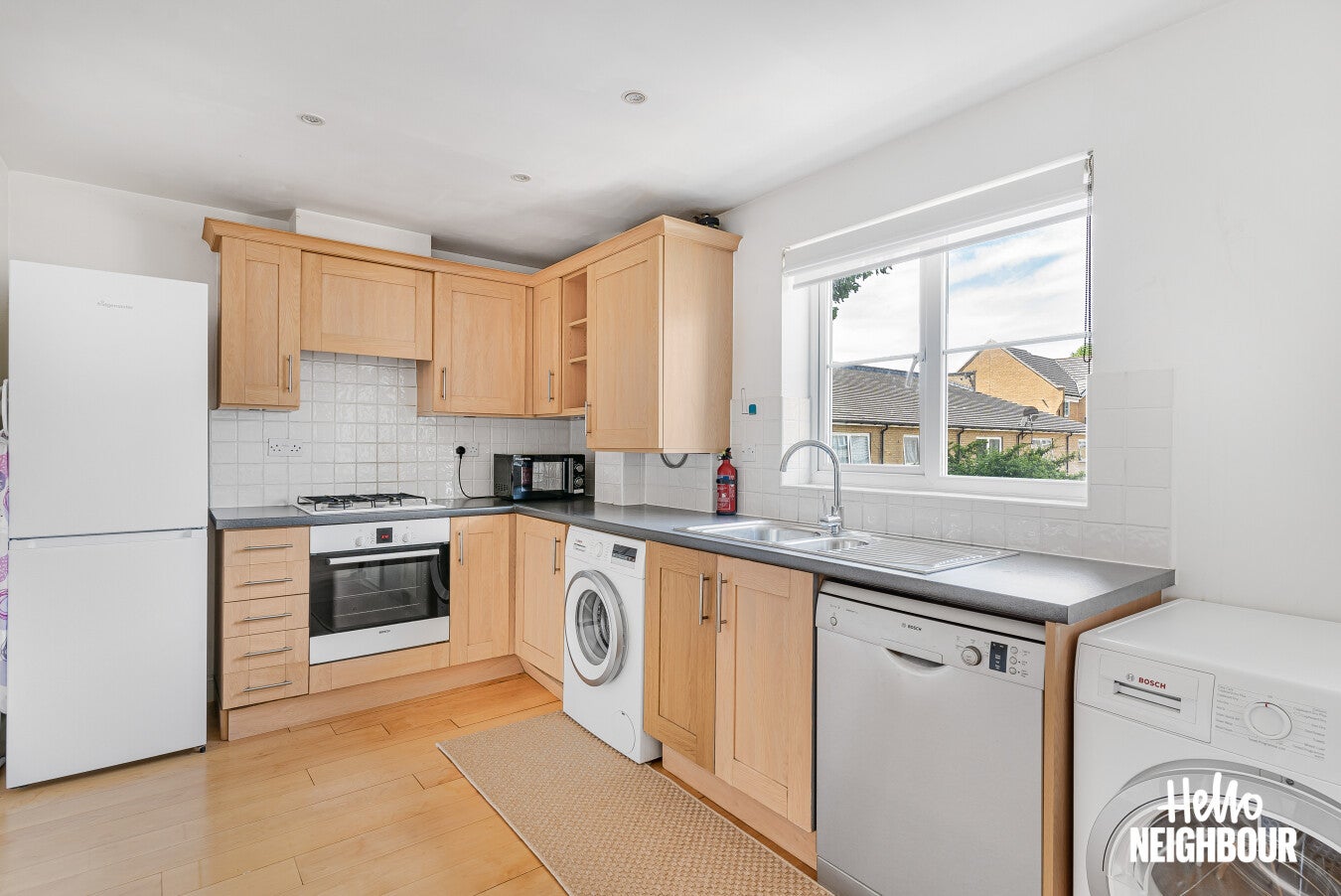 Flat Chandler Way in Greater London