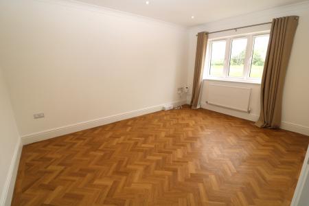 House Tanners Meadow in Mole Valley