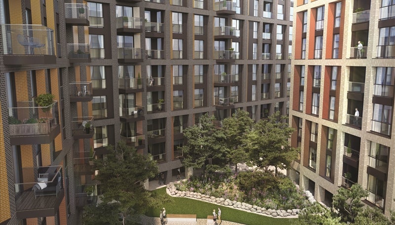 Flat Ponton Road in Greater London