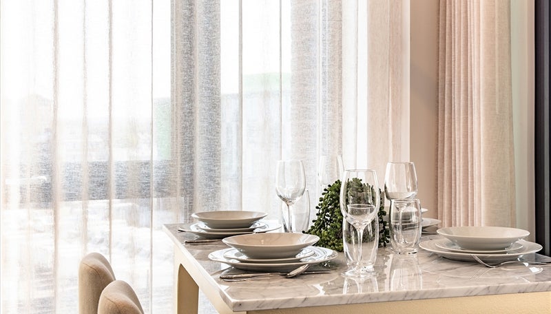 Flat Ponton Road in Greater London