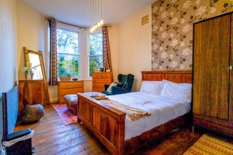 Room Riggindale Road in Greater London