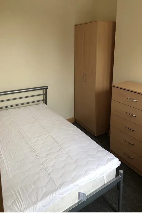 Room Clarkson Drive in Nottingham