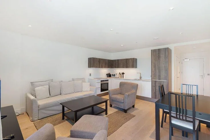 Flat Lockington Road in Greater London