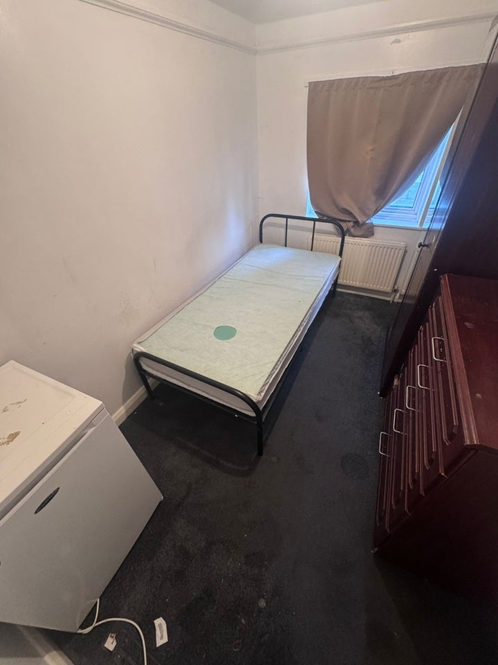 Room Westminster Avenue in Greater London