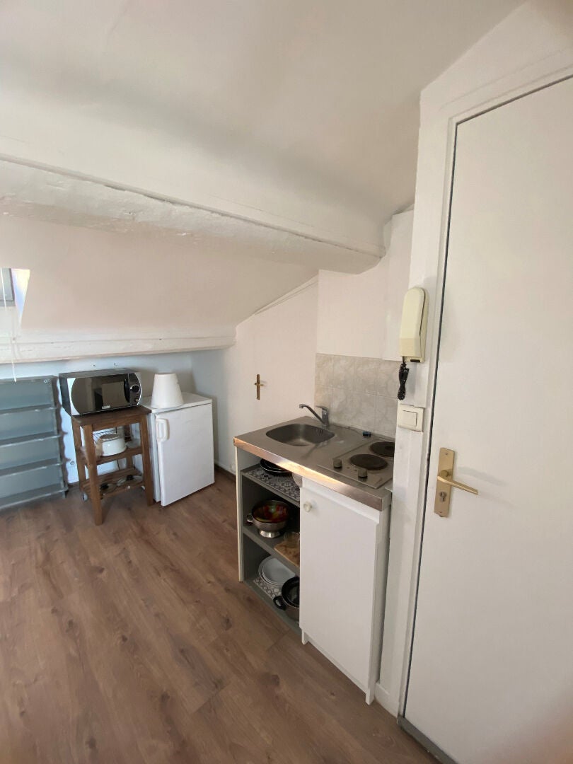 Room Rue de Tivoli in Marseille