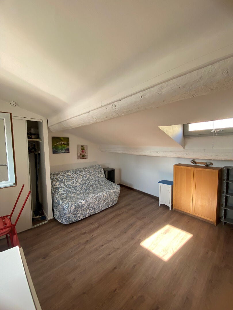 Room Rue de Tivoli in Marseille