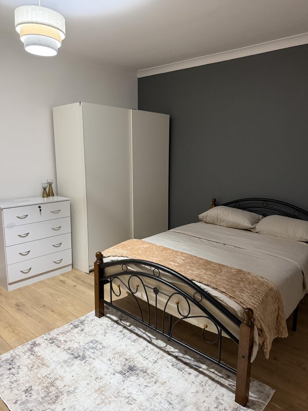 Room Buxton Road in Greater London