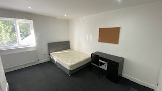 Room Walsgrave Road in Coventry