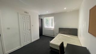 Room Walsgrave Road in Coventry