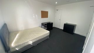 Room Walsgrave Road in Coventry