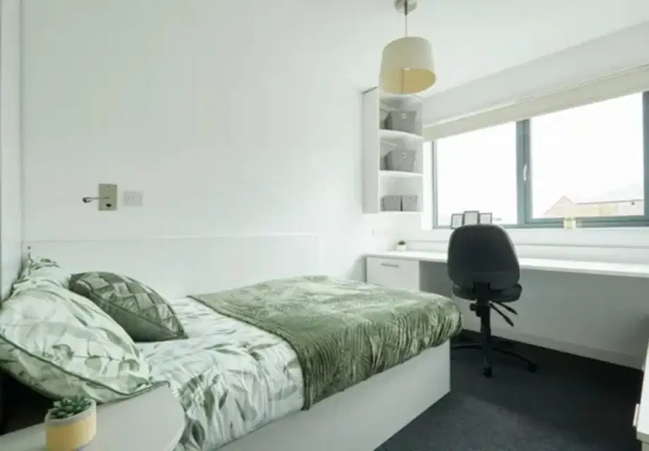 Room Newmarket Road (shared-use path) in Cambridge