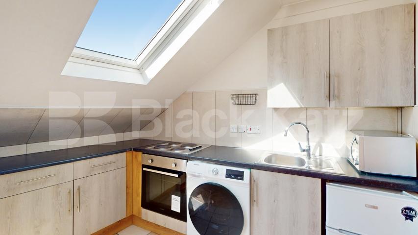 Flat Iverson Road in Greater London