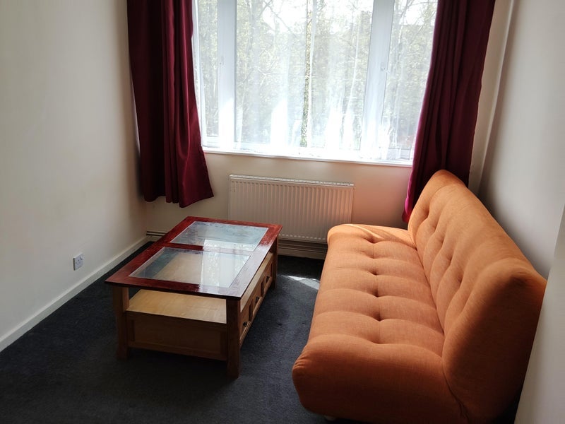 Room Thessaly Road in Greater London