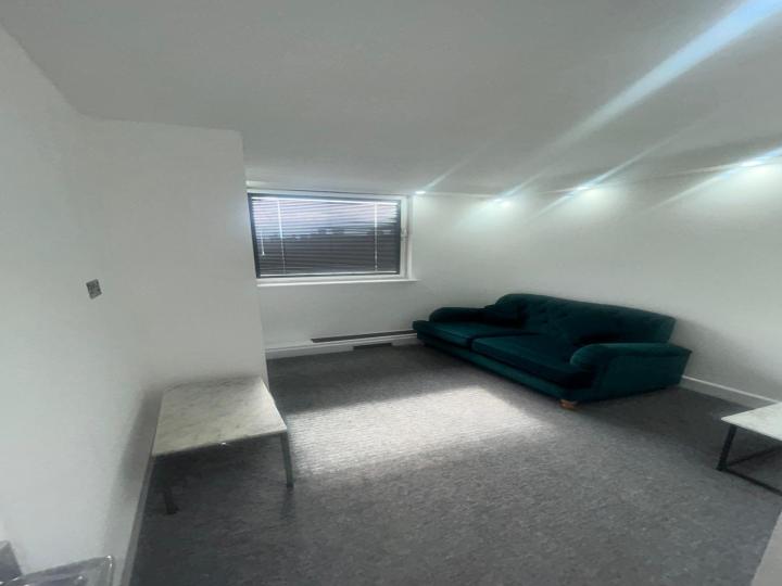 Flat Elf Row in Greater London