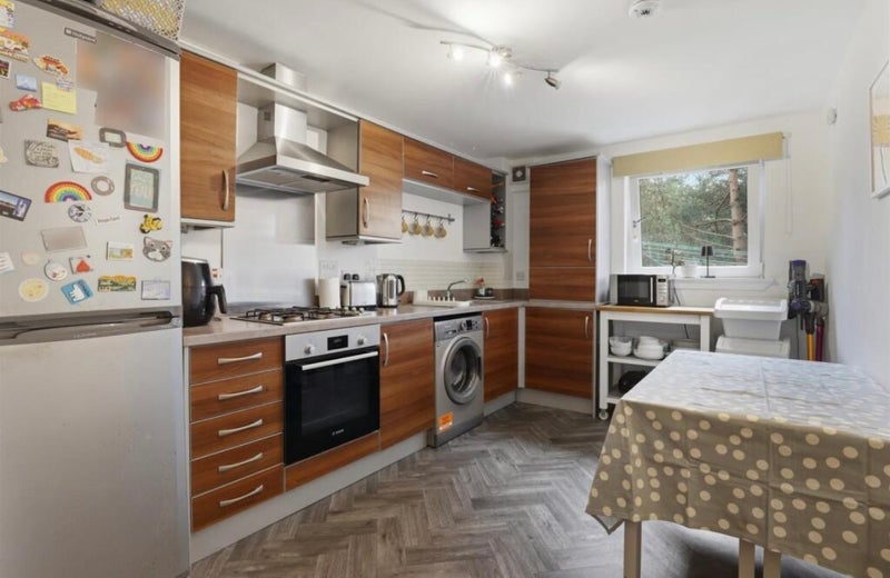 Room Beardmore Street in Clydebank