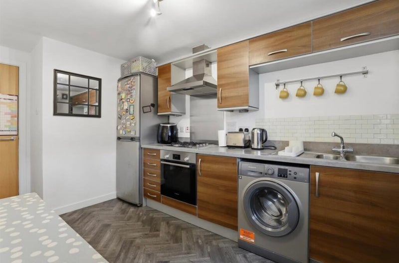 Room Beardmore Street in Clydebank