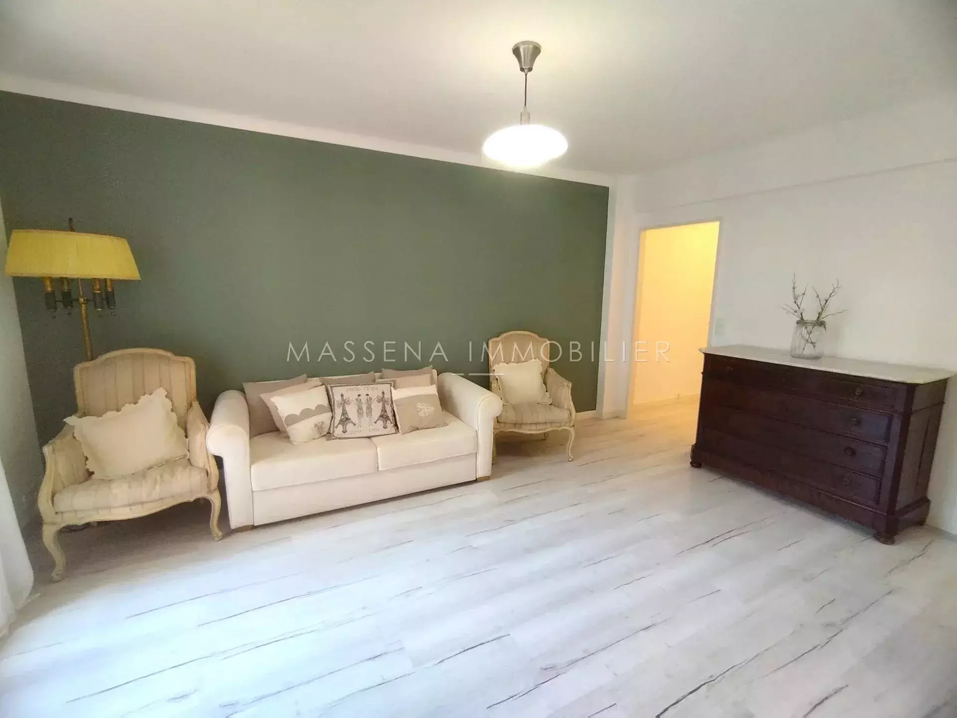 Appartement Escalier P. Suche à Nice