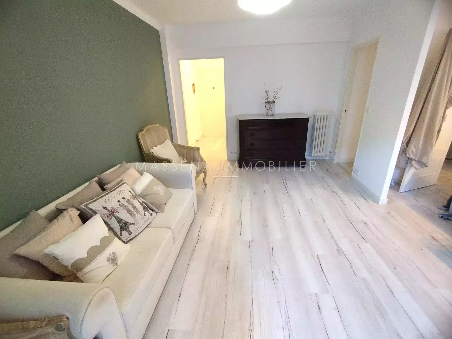 Appartement Escalier P. Suche à Nice