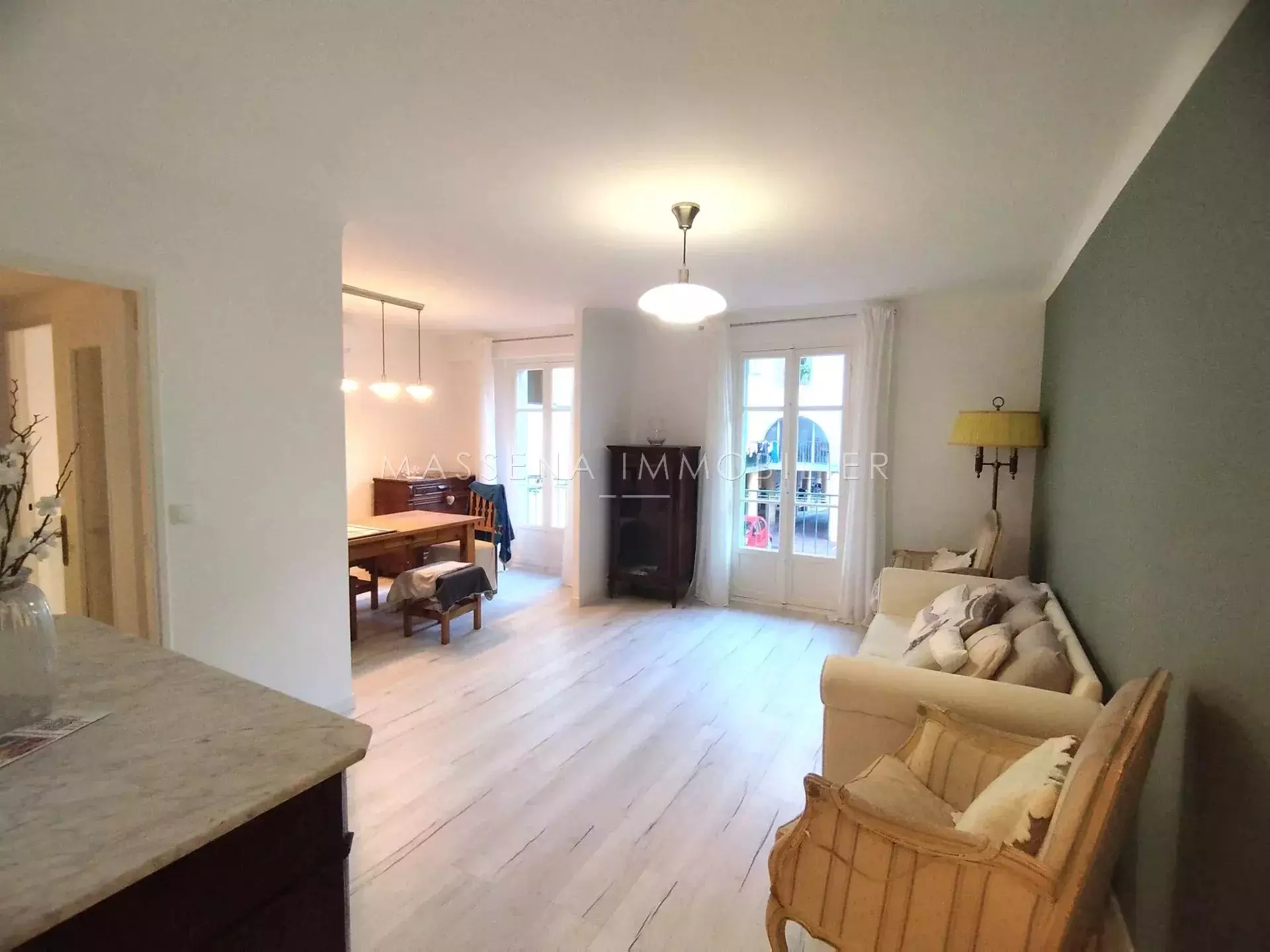 Appartement Escalier P. Suche à Nice