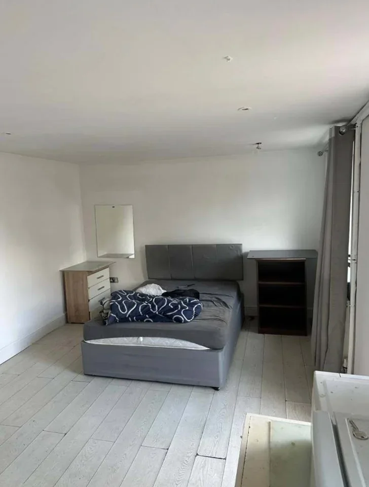 Flat The Broadway in Greater London