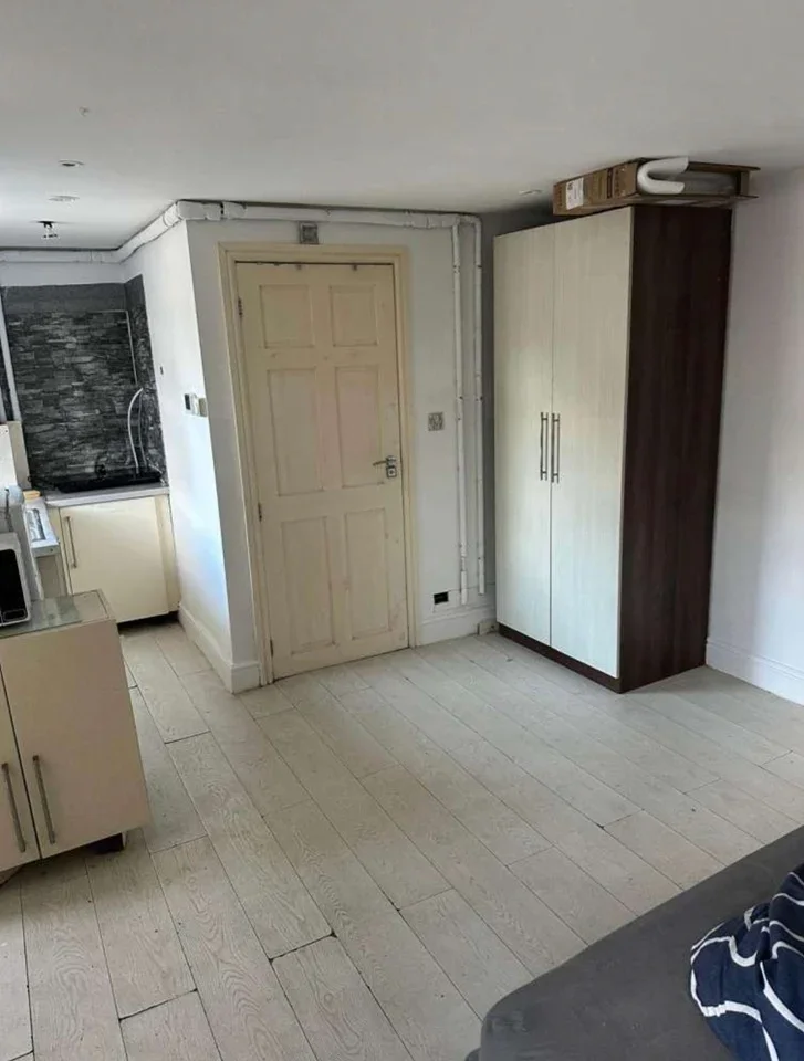 Flat The Broadway in Greater London