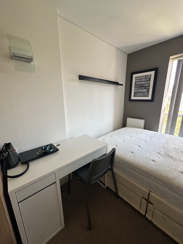 Room West Parkside in Greater London