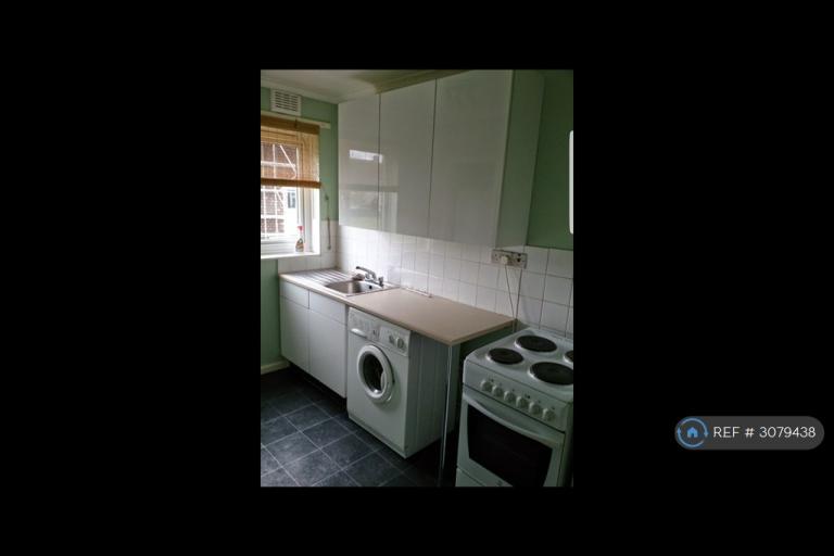 Flat Lutterworth Place in North Tyneside