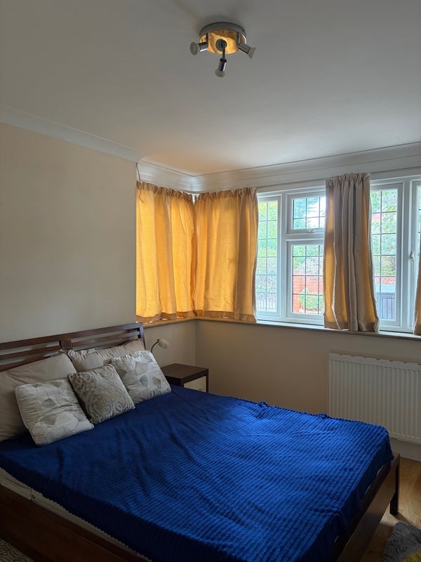 Room Ridgeway Drive in Greater London