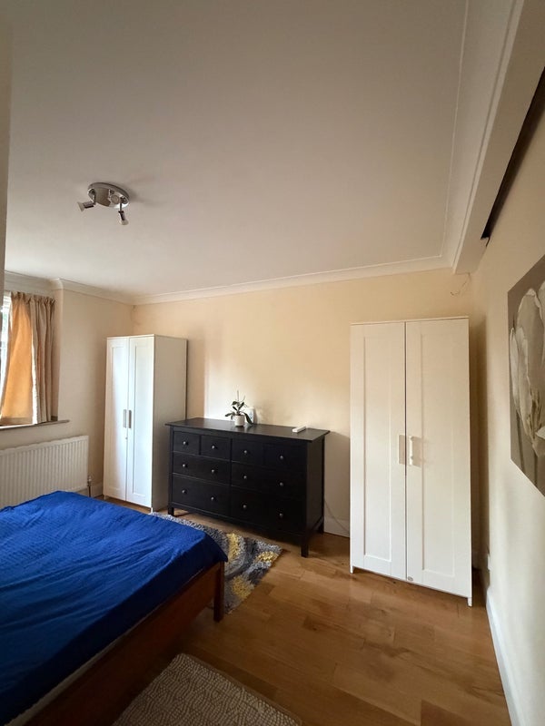 Room Ridgeway Drive in Greater London