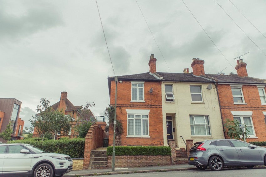 Flat Farnham Road in Guildford