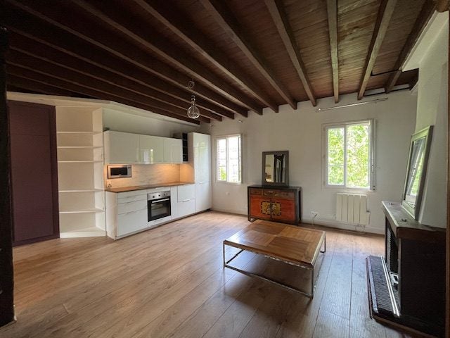 Flat Rue des Huissiers in Neuilly-sur-Seine