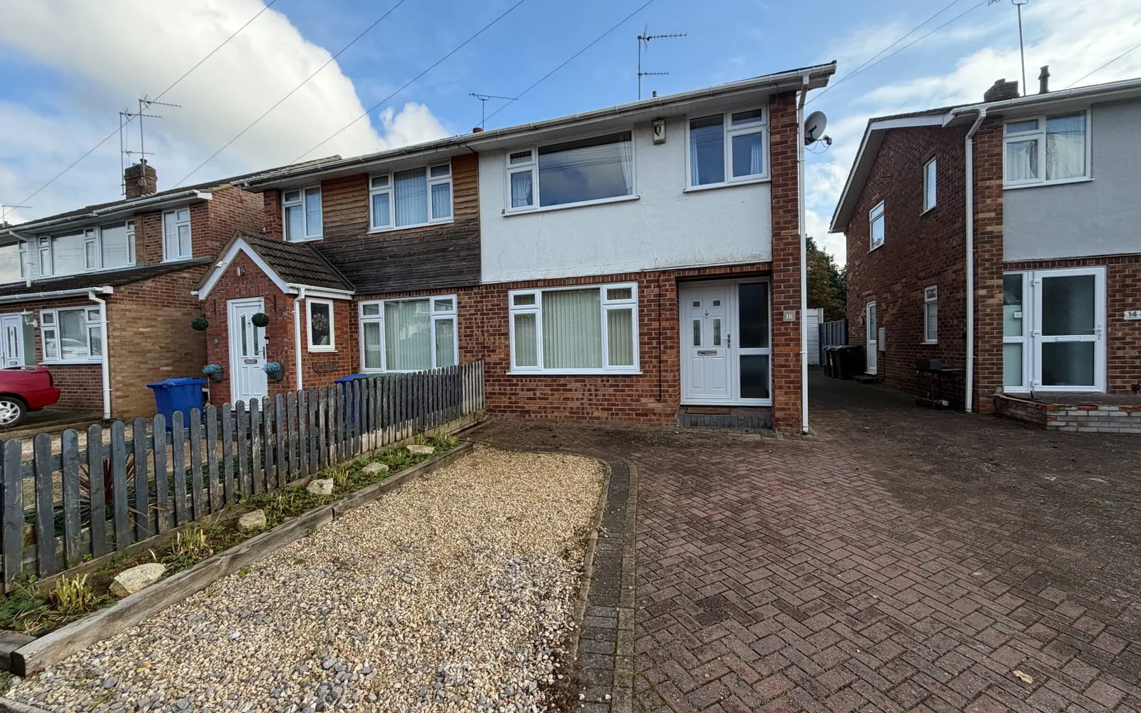 House Nuffield Drive in Cherwell District