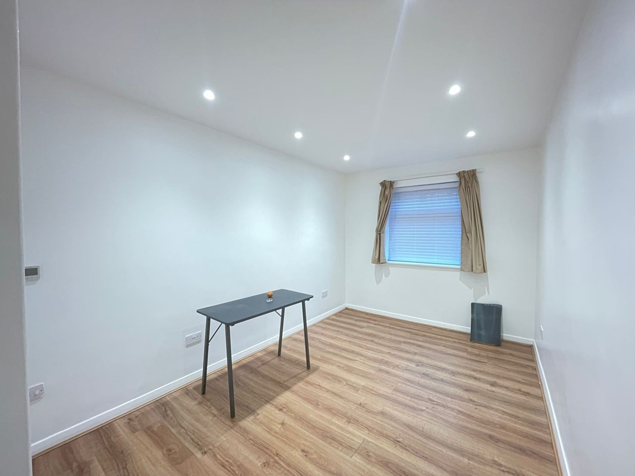 Flat Beaconsfield Road in Greater London