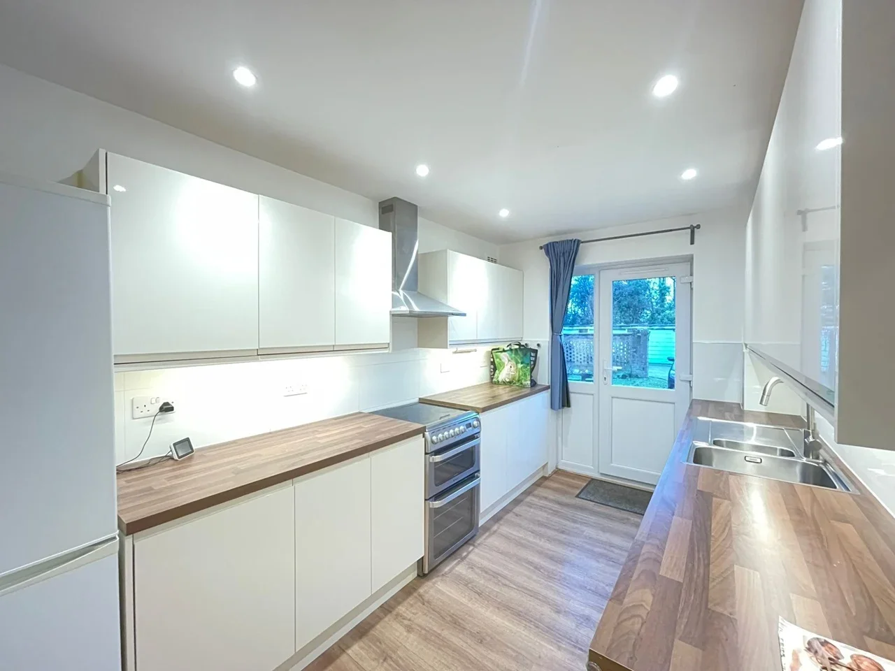 Flat Beaconsfield Road in Greater London