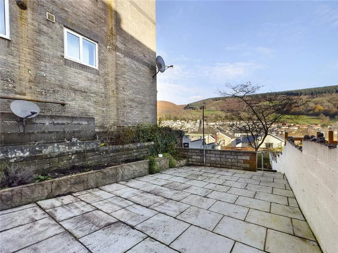 House Llanwonno Road in Mountain Ash
