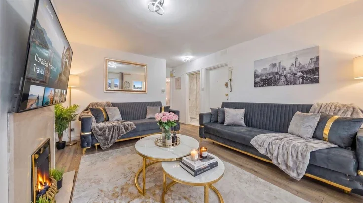 Flat Napier Place in Greater London