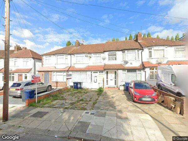Flat Conway Crescent in Greater London