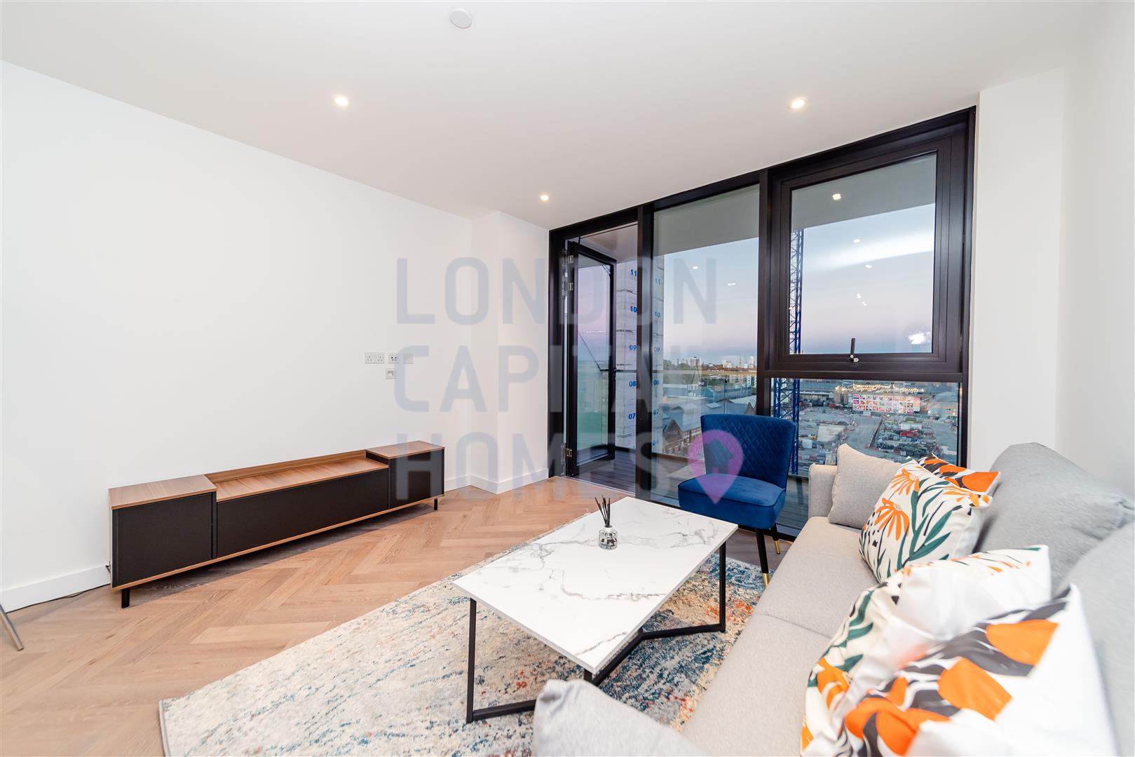 Flat Pennington Quay Walk in Greater London