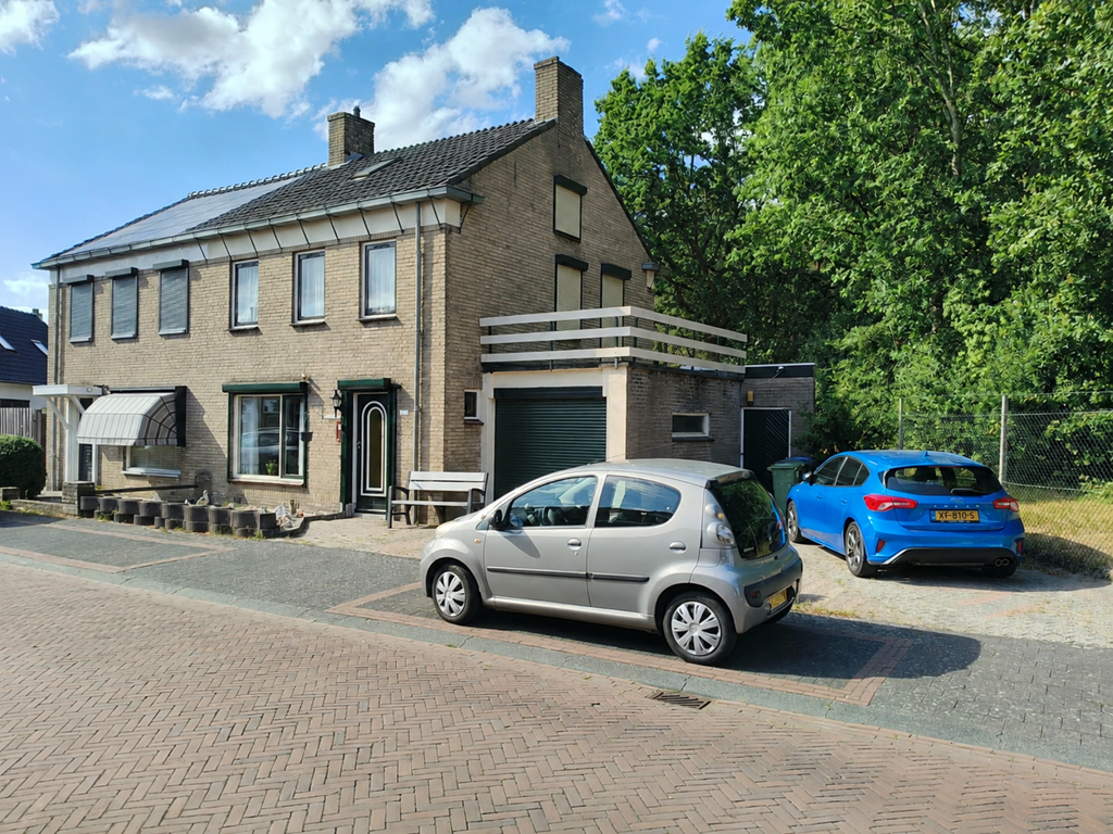 Huis Oude Huijbergsebaan 323 in Bergen op Zoom