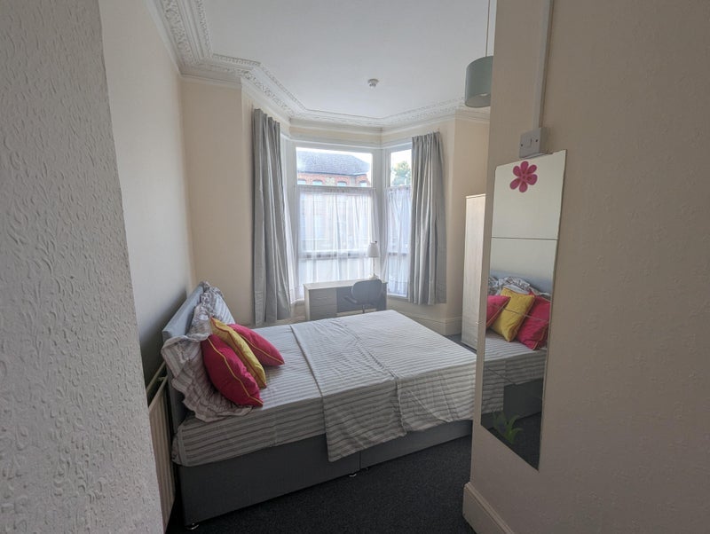 House Valentines Road in Greater London