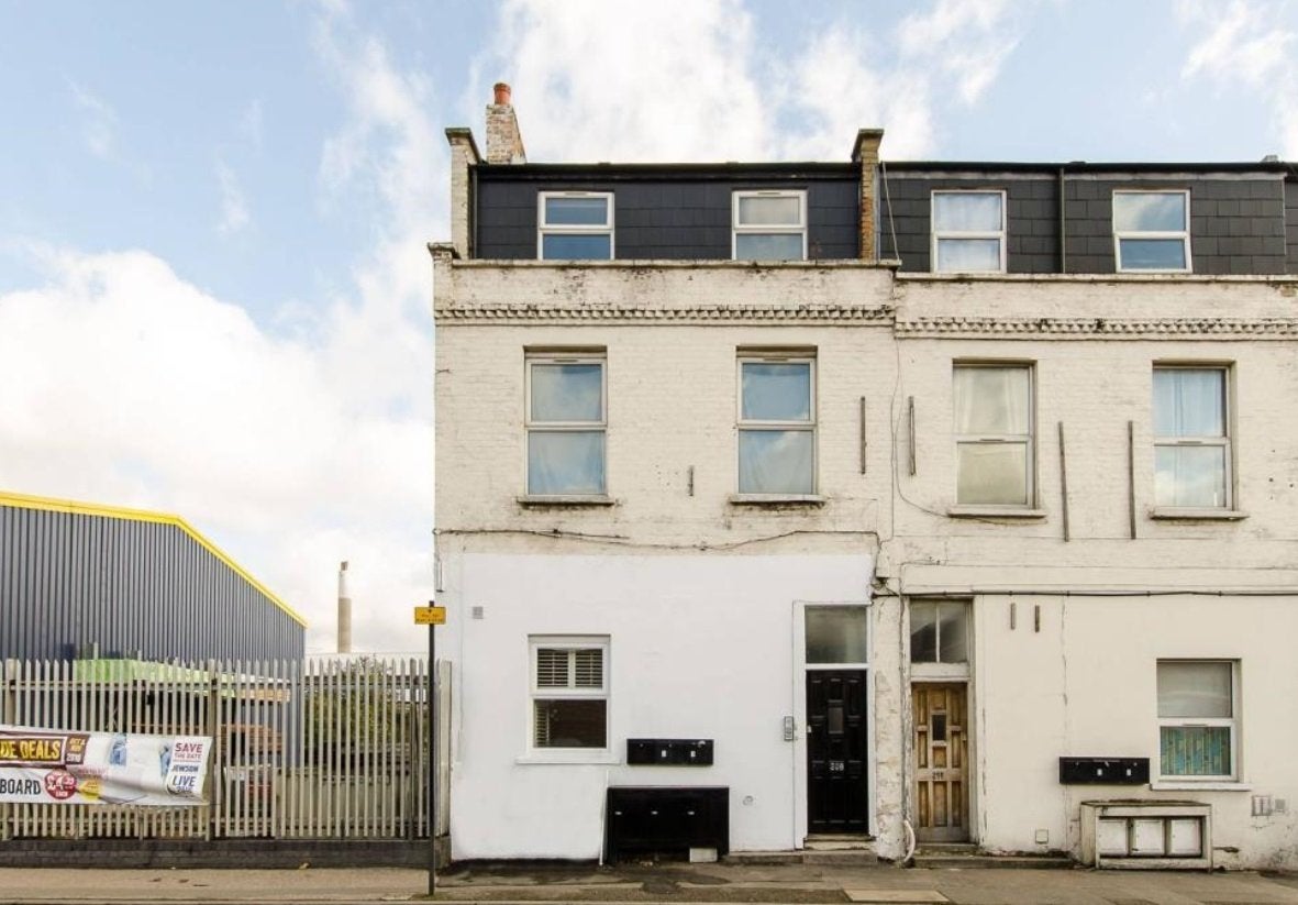 Flat Lovelinch Close in Greater London