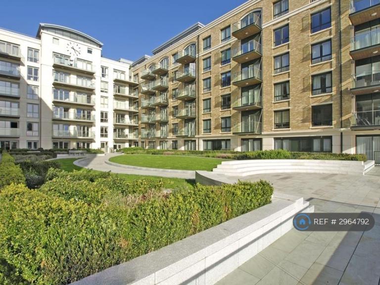 Flat Regatta Lane in Greater London