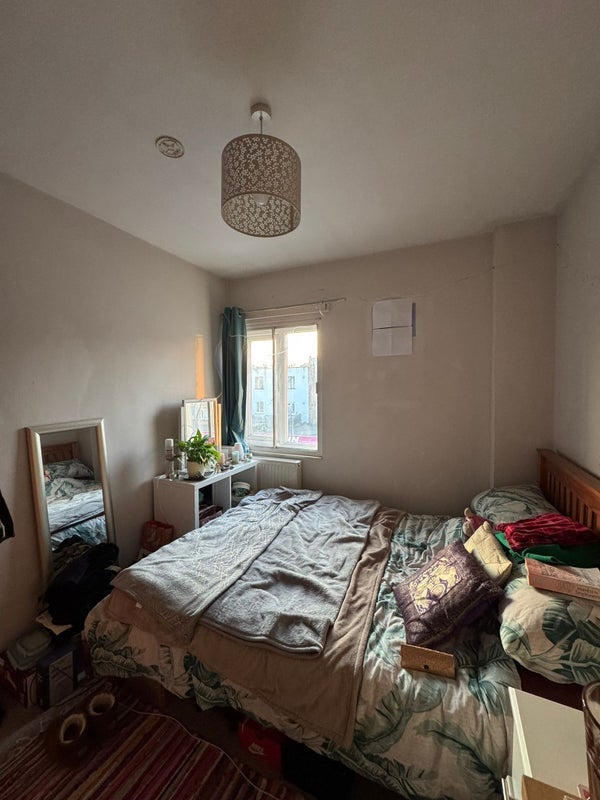 Room Seven Sisters Road in Greater London