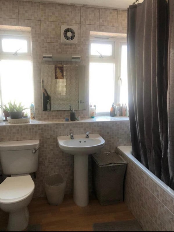 Room Seven Sisters Road in Greater London