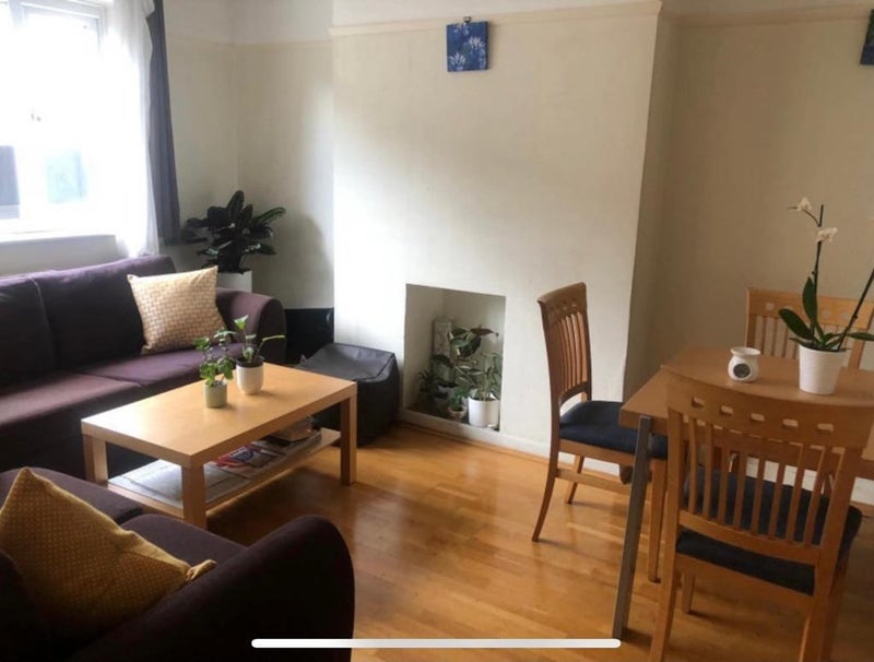 Room Seven Sisters Road in Greater London