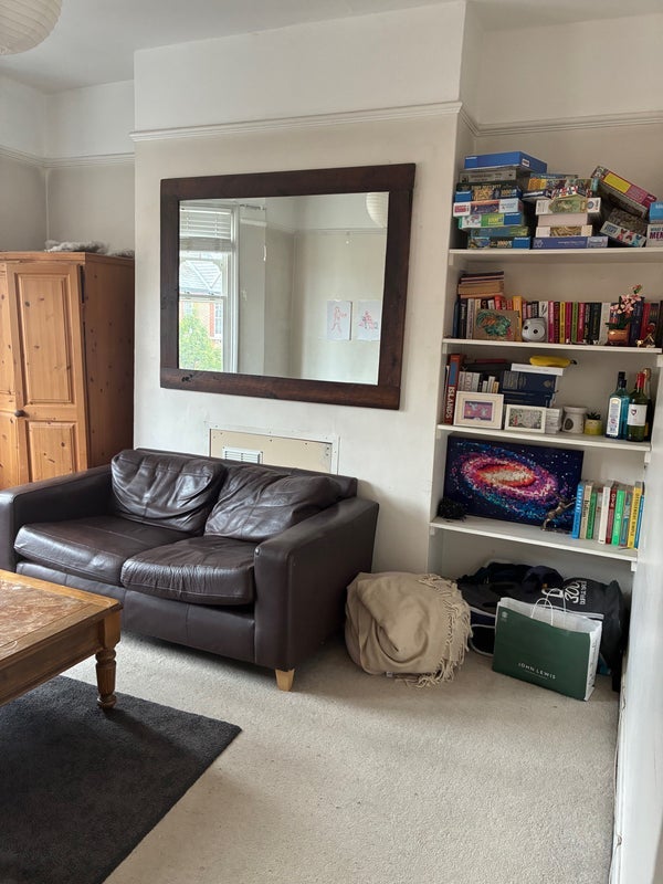 Flat Edgeley Road in Greater London