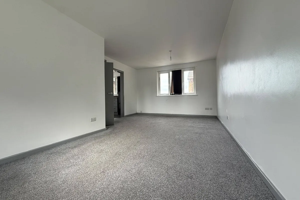 Flat Cecil Avenue in Bradford