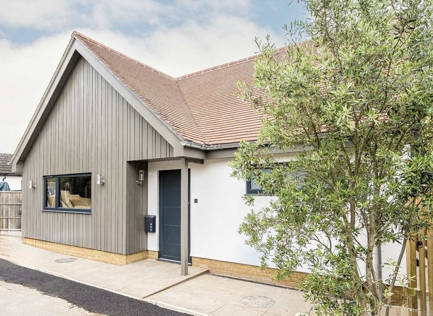 House Heath Grove in Borough of Spelthorne