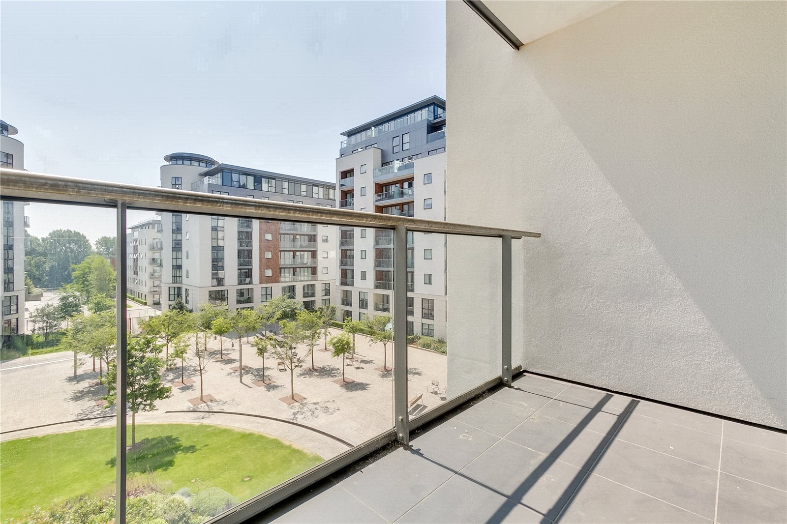 Flat Pump House Crescent in Greater London